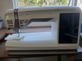 Husqvarna Viking Epic 95Q Quilting/Sewing Machine